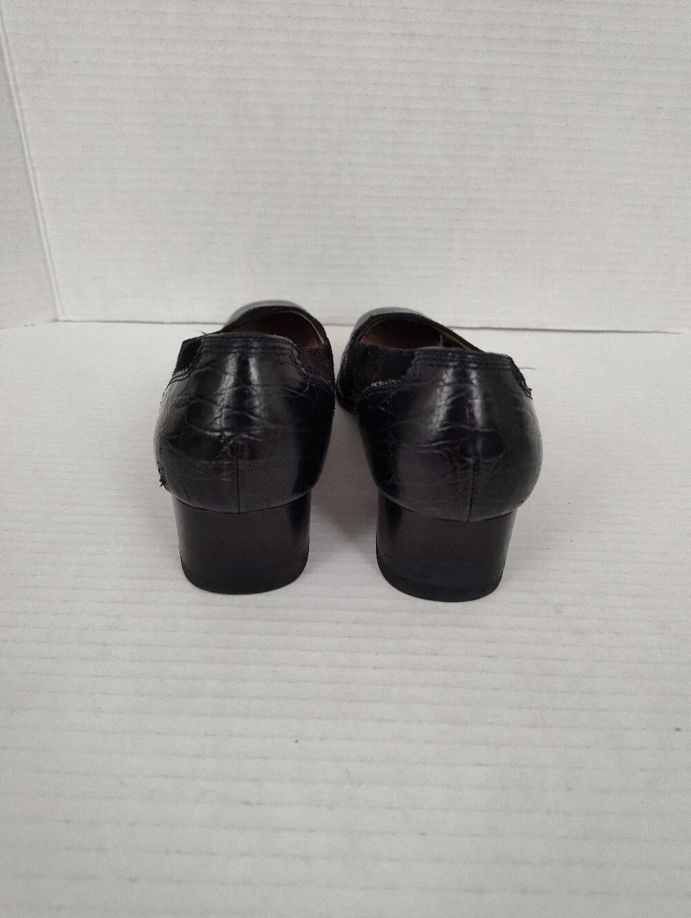 Salvatore FERRAGAMO Black Suede & Croc Leather Low Heel Spectator Pumps 8.5B